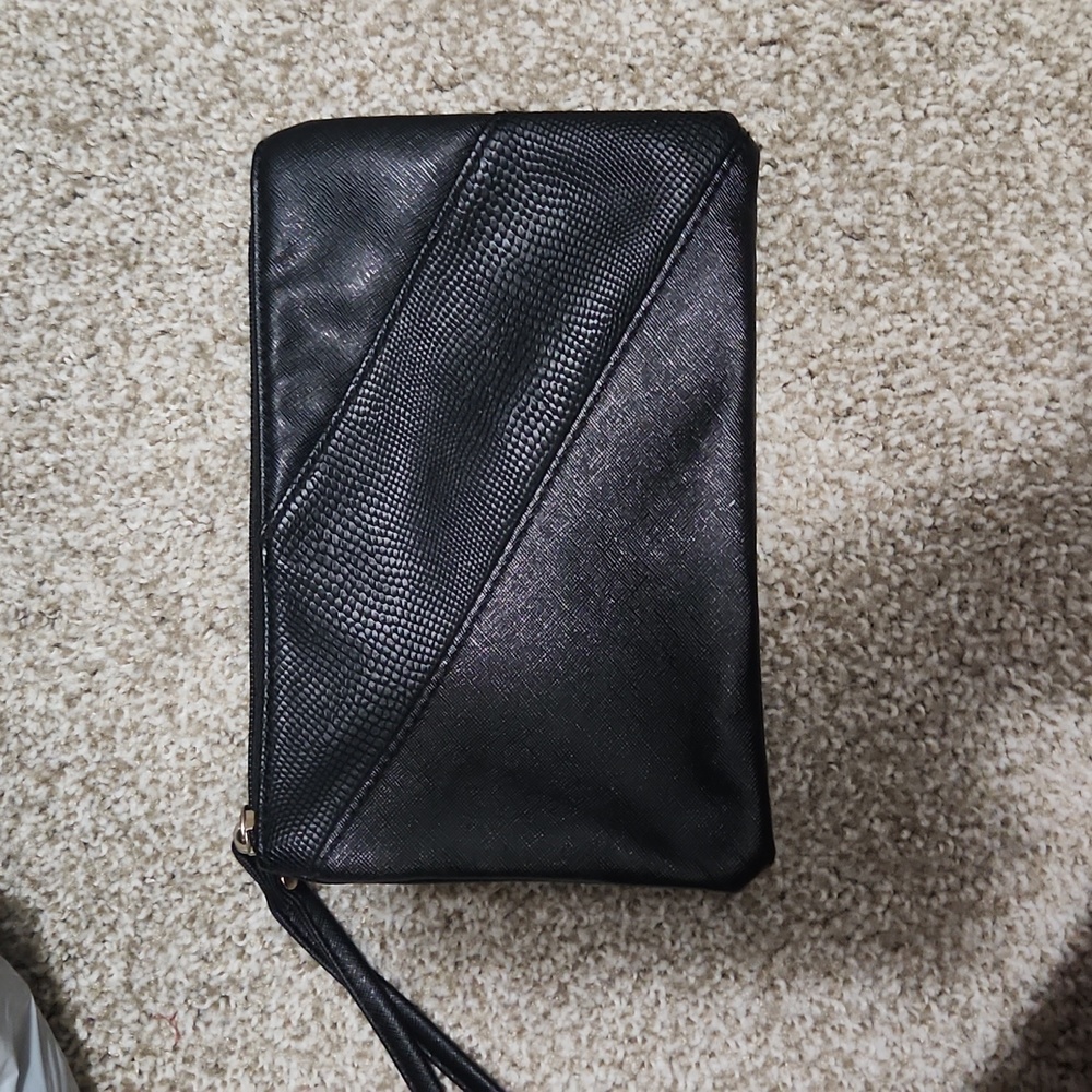 Black wristlet